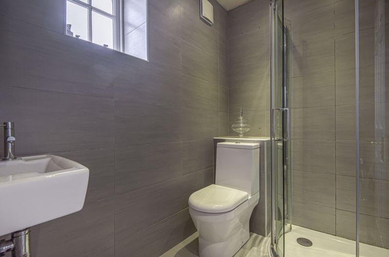En-suite- click for photo gallery